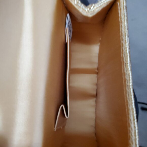 La Regale LTD Vintage Magnetic Close Gold Sequin and Beads Purse - Picture 13 of 16